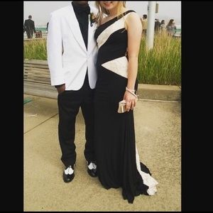 Peaches Boutique prom dress